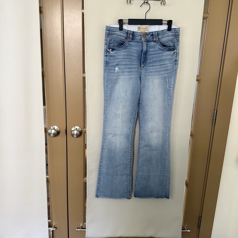 Democracy Womens 12 Blue Light Wash "Ab"Technology Boot Cut Raw Hem Denim Jeans
